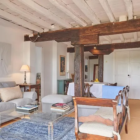 In A Rural Manor With Service